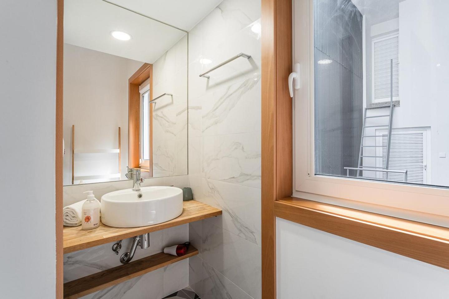 Hotel Guestready - Bright Duplex In Downtown à OOporto Extérieur photo